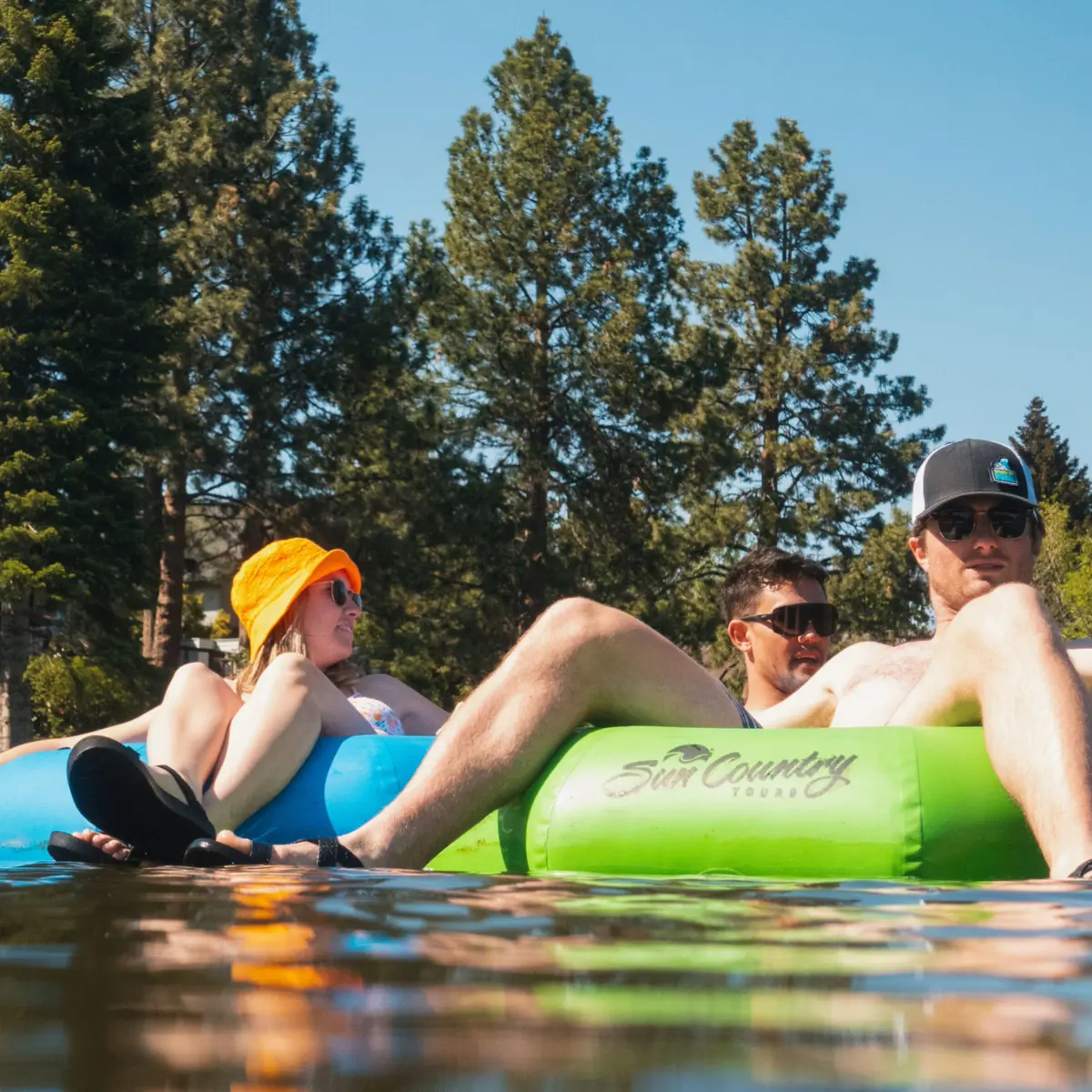 Tube rentals from Sun Country Tours going down the river in Bend, Oregon.