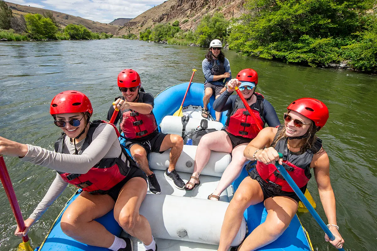 Group on the Lower Deschutes rafting tour.