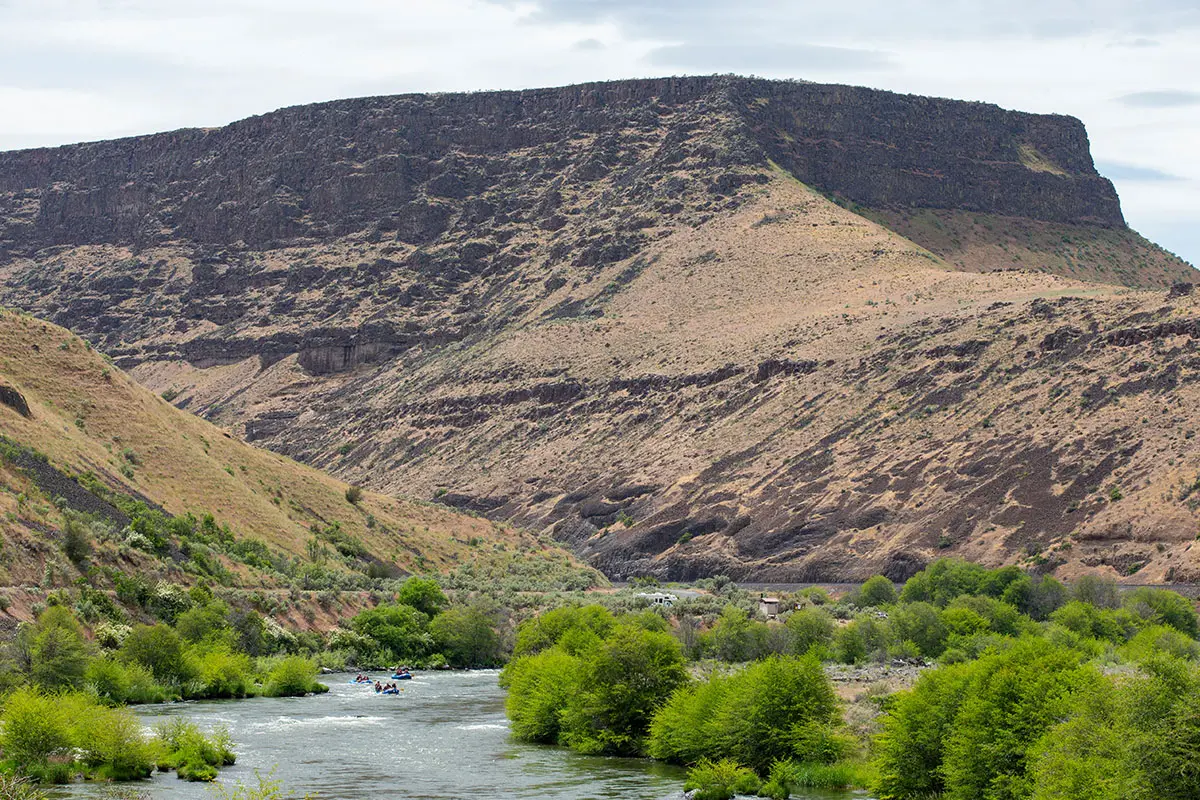 Group on the Lower Deschutes rafting tour.
